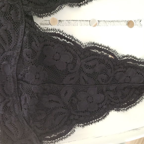 Tilly's | Black Lace Bralette - Picture 4 of 5